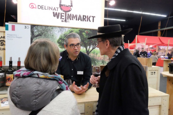 Staunende Besucher am Delinat-WeinMarkt