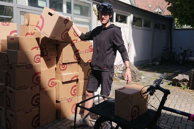 Abholung von Delinat-Kartons mit Cargobikes