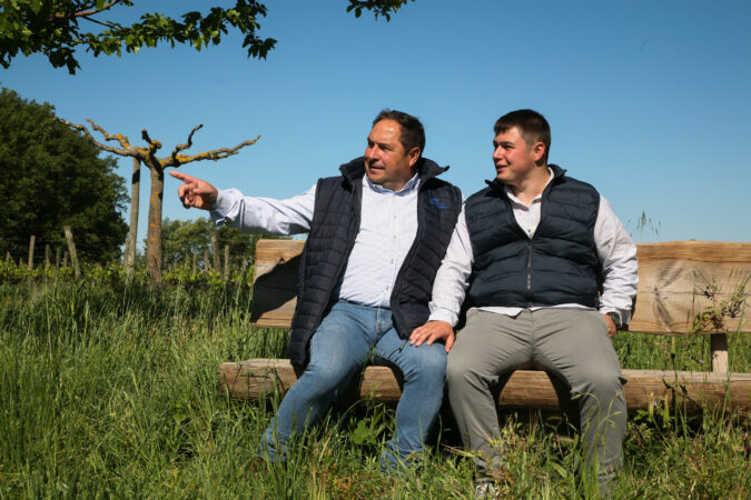Das Vater und Sohn-Duo des Weinguts Osoti in La Rioja holte Gold für ihren Osoti Vendimia Seleccionada 2021