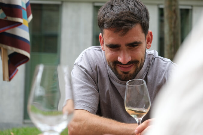 Olivier Geissbühler fängt die Entstehung dieser Weine mit der Kamera ein.